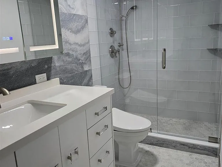 1035 Hillsboro Mile #32 — Photo 3