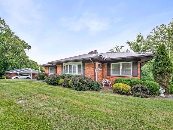 3rd image of 128 India Dr