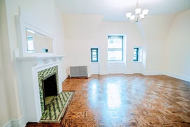 Rented by R New York