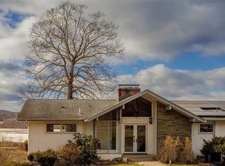 19 Scenic Dr, Hyde Park, NY 12538
