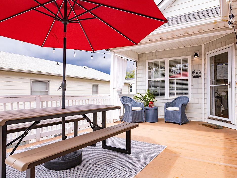 Large front deck with seating