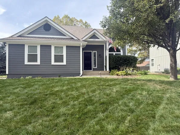 123 S Janell Dr, Olathe, KS 66061