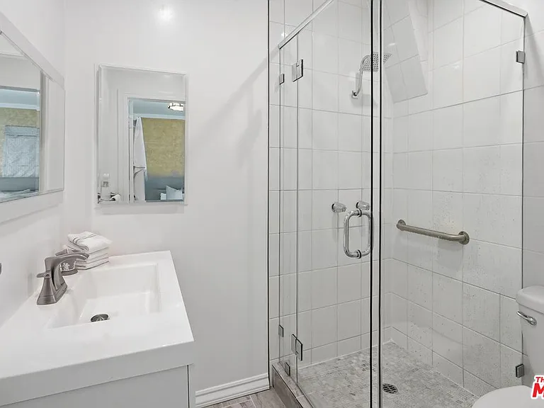 317 S Burlingame Ave — Photo 28