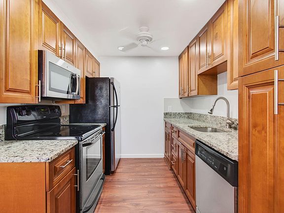 4th image of 2035 Cornwall B