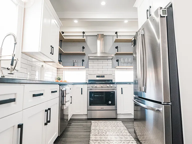 3324 Crescent Dr — Photo 4