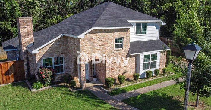 1st image of 903 Tracy Ct