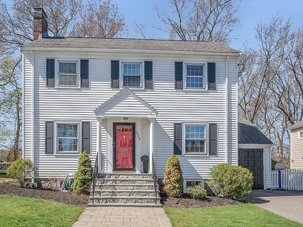 114 Gulliver St, Milton, MA 02186