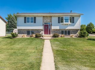 1109 Sunrise Ct NE, Stewartville, MN 55976