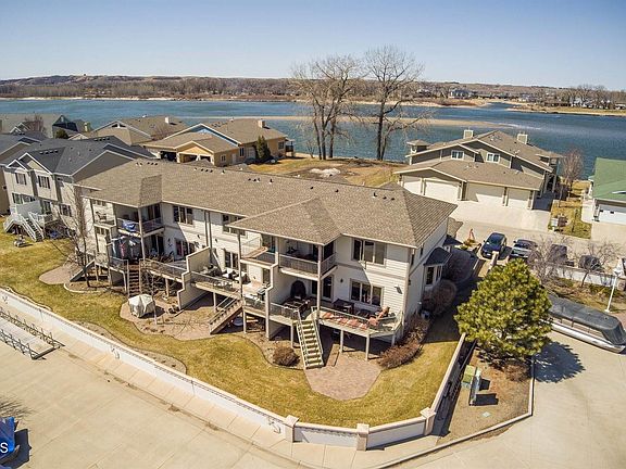 3rd image of 1303 Bayview Ct