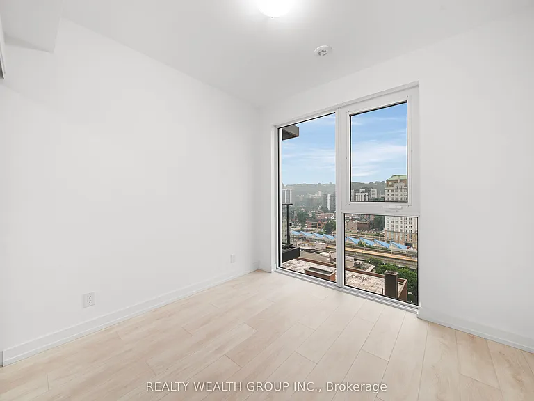 75 James St S #1224 — Photo 10
