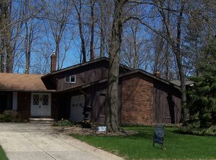 27948 Blossom Blvd, North Olmsted, OH 44070