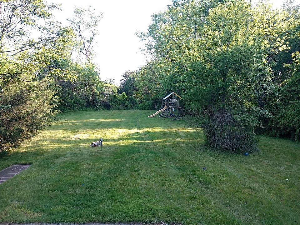 2nd image of 1568 Lanes Mill Rd