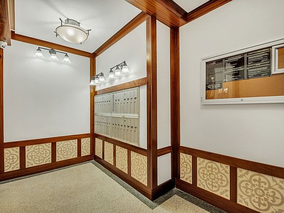 5th image of 3755 77th St APT 4B