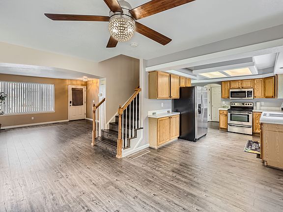 dining room / kitchen