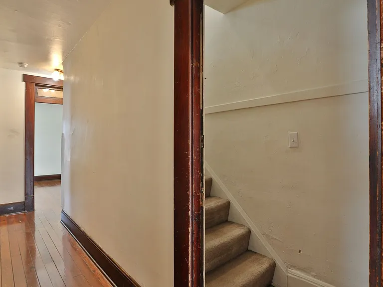 21 E Blake Ave — Photo 17