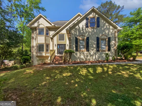 165 Zelkova Dr, Fayetteville, GA 30215