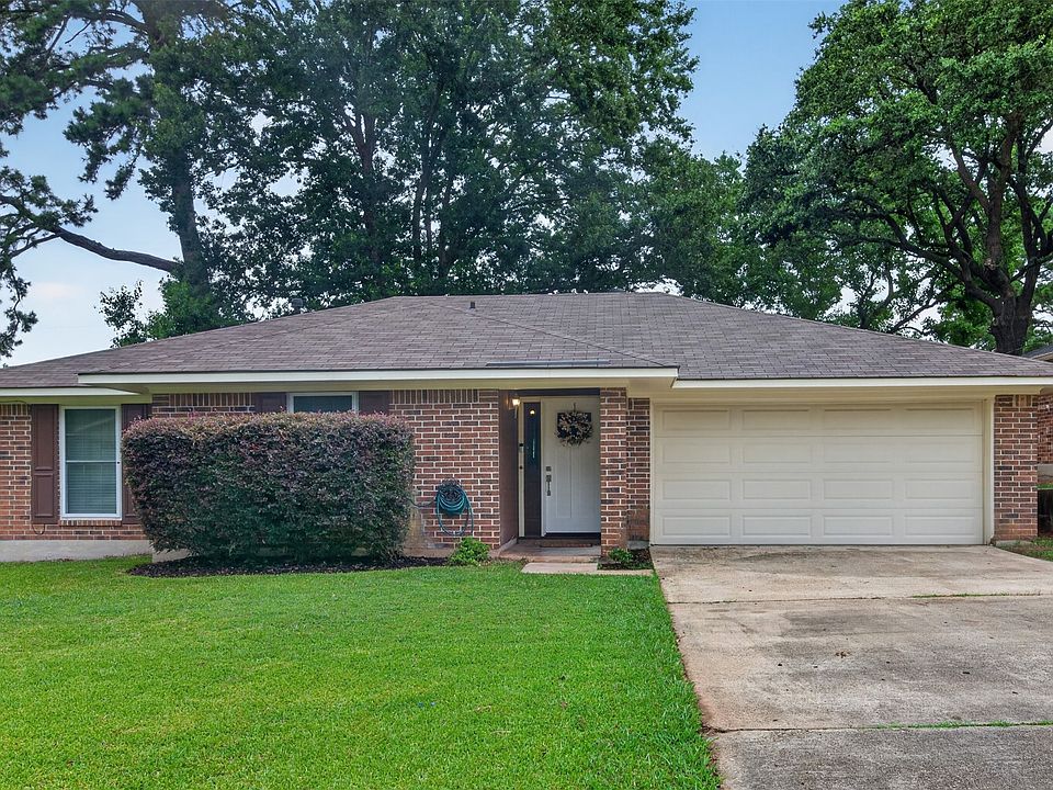 1st image of 804 Princesa Dr