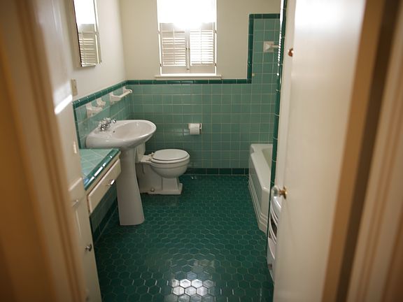4th image of 4163 Park Ln
