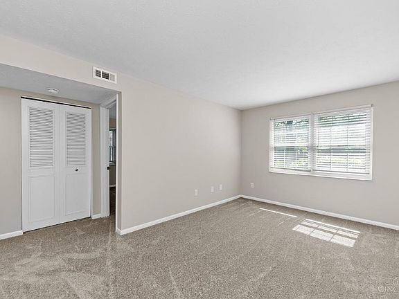 5th image of 1931 Chaucer Dr APT B