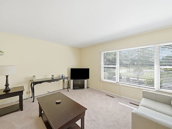 5th image of 403 Hazelwood Ln