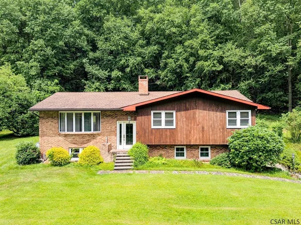 13 Mack Ave, Johnstown, PA 15906