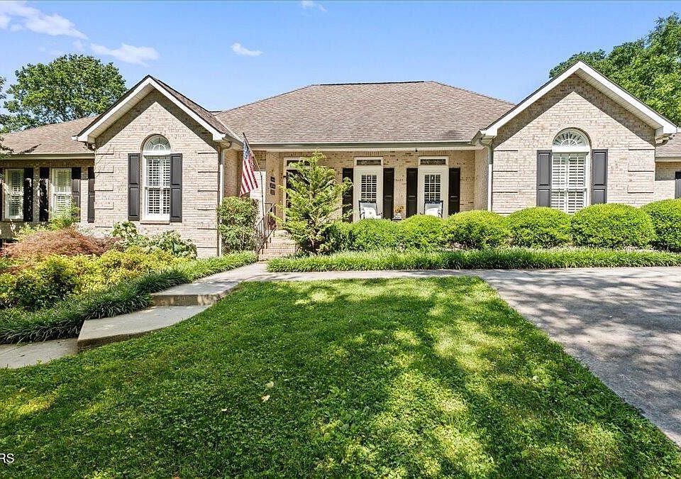 1st image of 1411 Wood Creek Dr