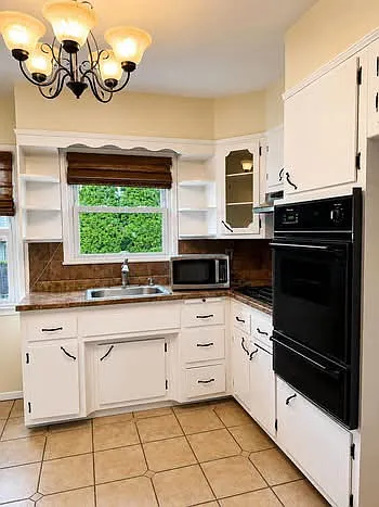 3 bed, 1300 sqft, $3,485 — Photo 2