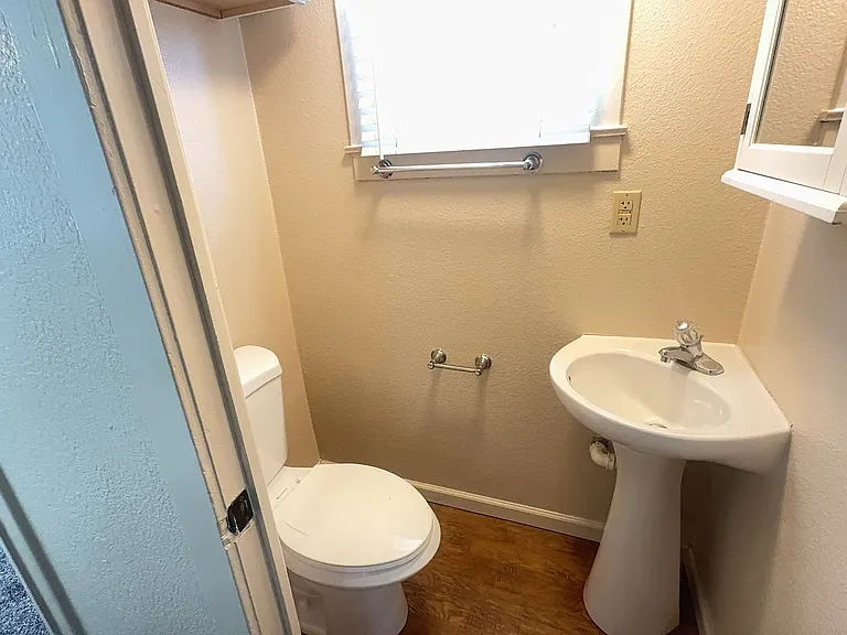 136 E Morris Ave — Photo 7