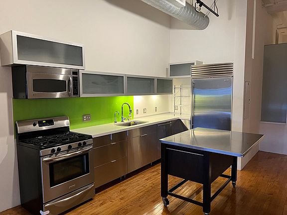 5th image of 1850 Industrial St APT 405