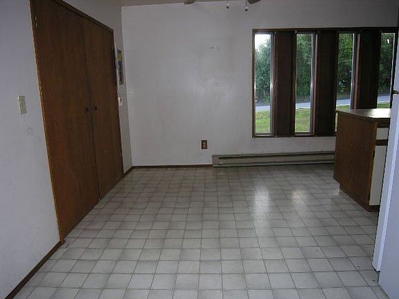 4th image of 4608 S 164th St