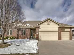 18936 Olive St, Omaha, NE 68136