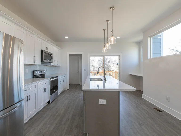 1713A Simpkins St — Photo 8