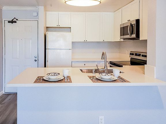 4th image of 8889 Caminito Plaza Centro #7218