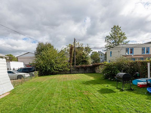 3rd image of 169 Price St