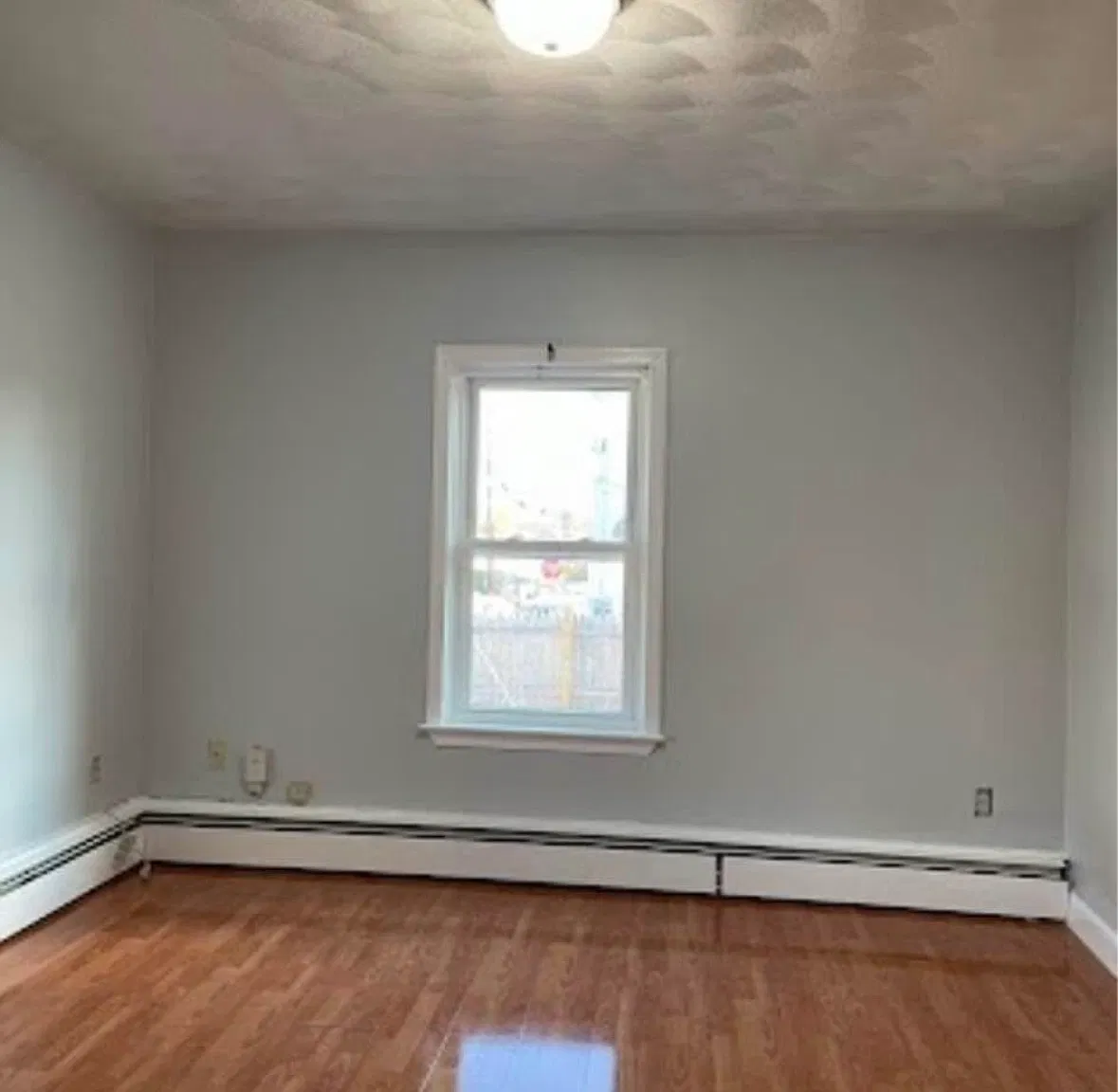 3 bed, 1850 sqft, $1,950 — Photo 2