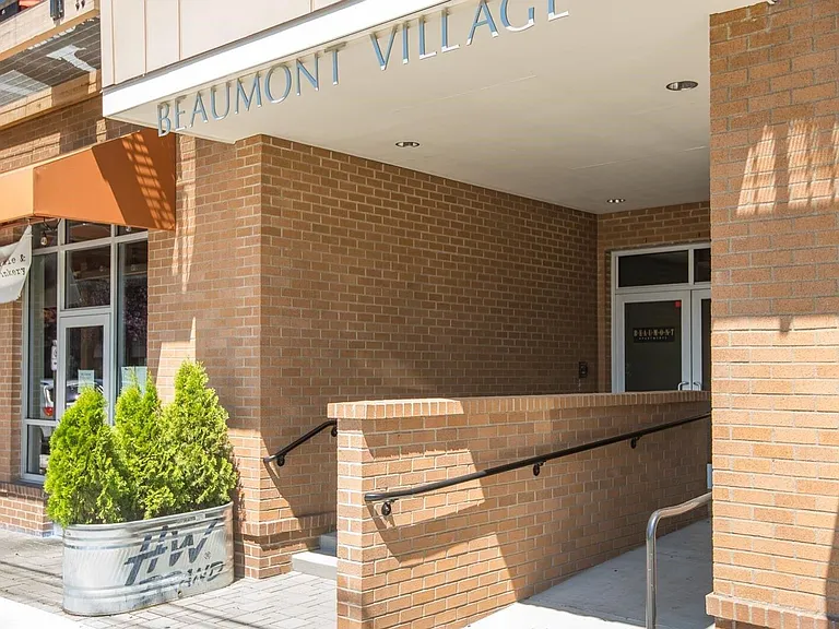 Beaumont Village — Photo 19