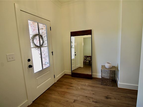 5th image of 1653 Academy Dr #1501