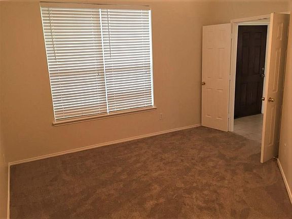 5th image of 3904 Acorn Ln