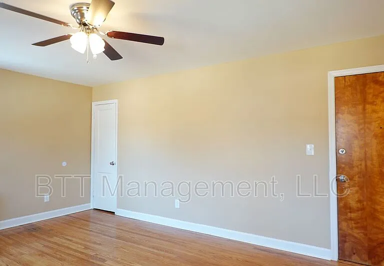 8802 Plymouth St #6 — Photo 5