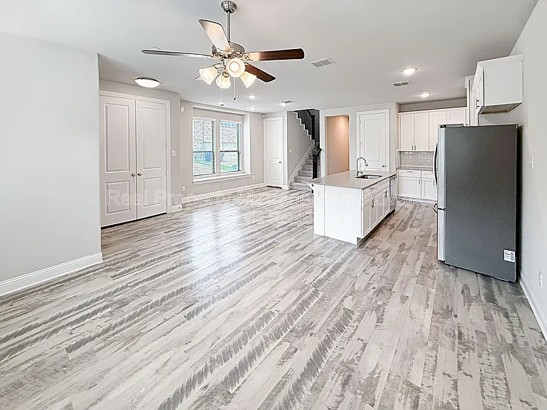 4621 Piedras Lanzar Dr — Photo 3