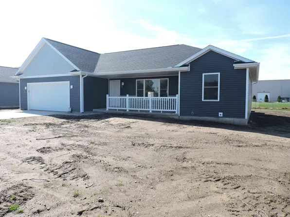 395 E Country Ln, Shipshewana, IN 46565