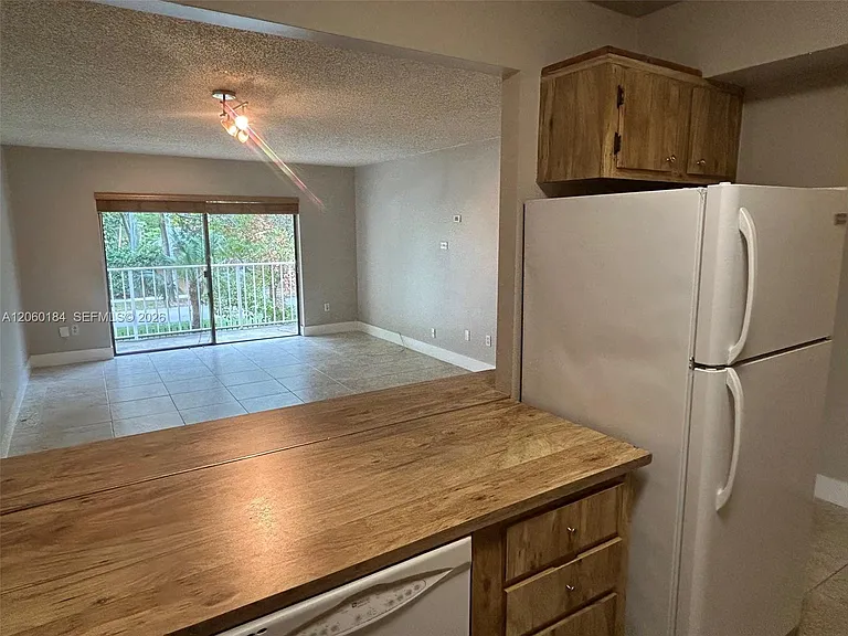 9301 SW 92nd Ave #C213 — Photo 5