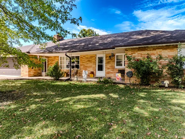 1201 N Bittersweet Ln, Muncie, IN 47304