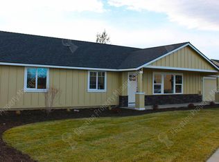 974 NW Oak Ave, Redmond, OR 97756