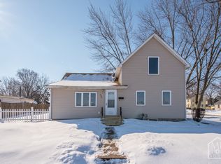 404 E State St, Sycamore, IL 60178