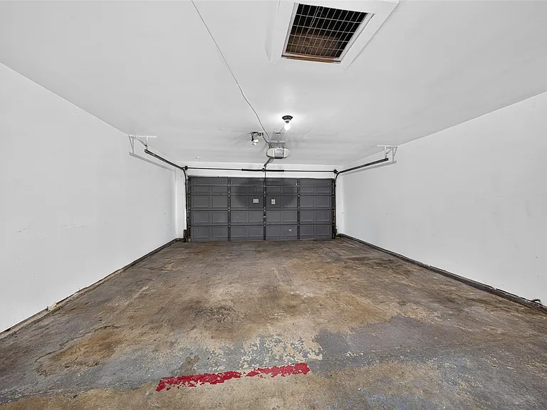 17006 Enchanted Cir E — Photo 28