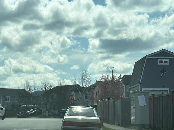 5th image of 1306 Daffodil Ave NE