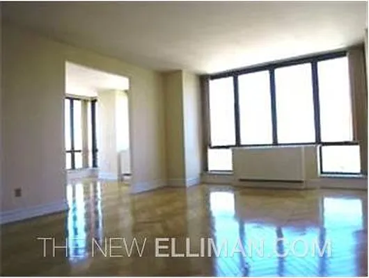 Rented by Douglas Elliman | media 16