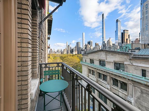 4th image of 1 W 64th St APT 8C