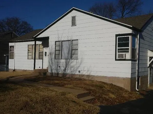 10337 Saint Charles Rock Rd, Saint Ann, MO 63074